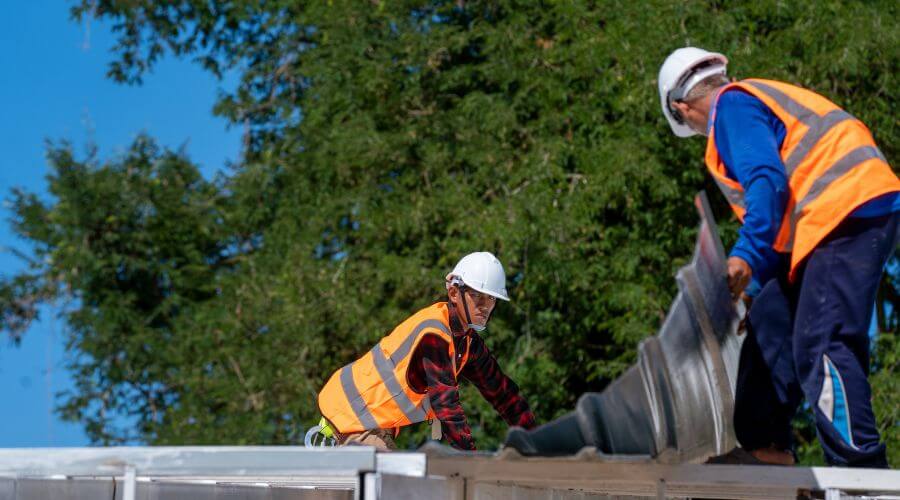 Expert flood damage restoration services in Cordova, IL